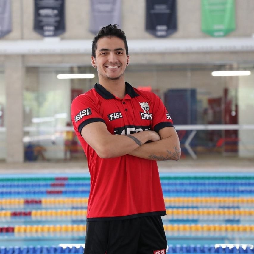 Gustavo Santos Nadador