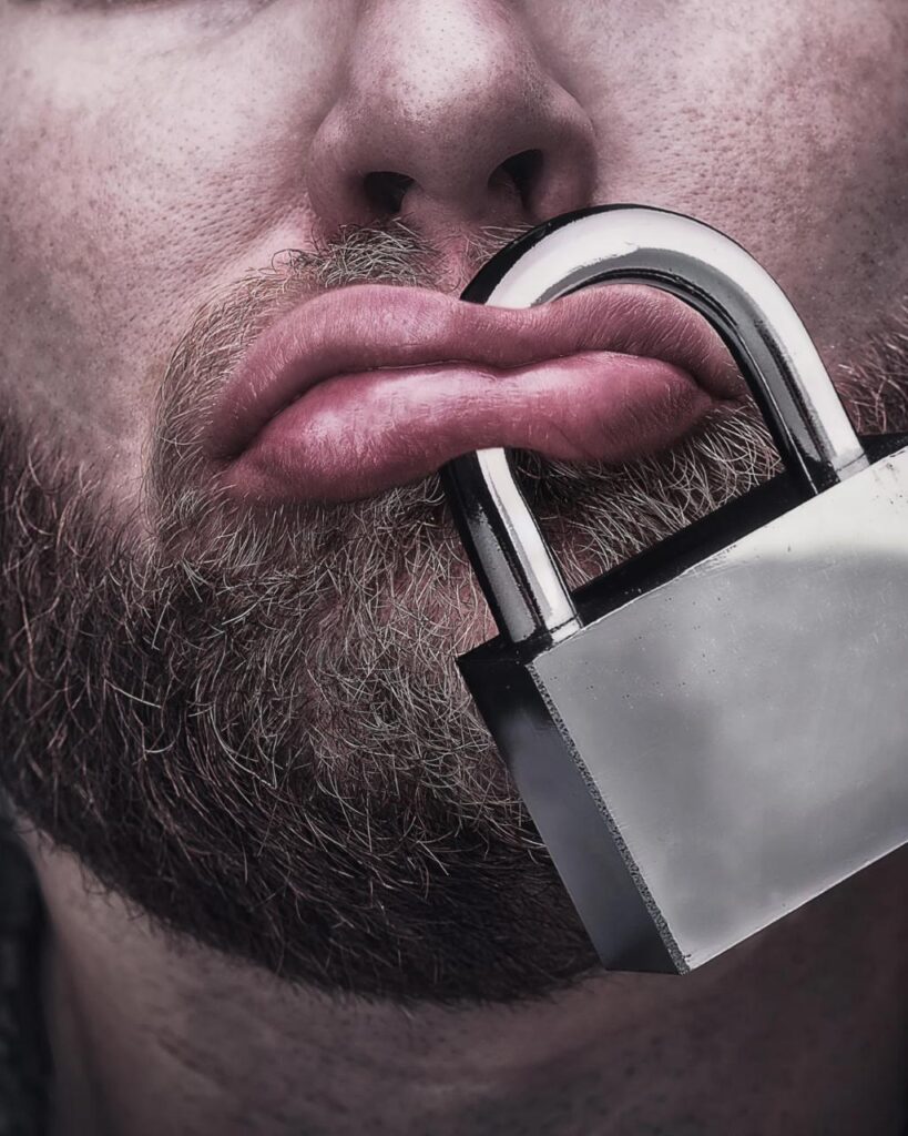 Dirigentes que não aguentam críticas